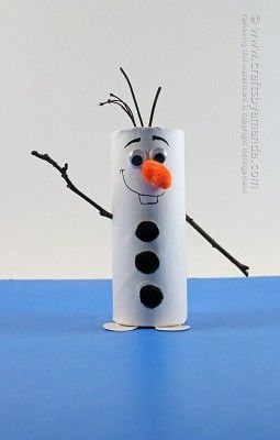 Manualidad de Olaf hecha con un tubo de papel higiénico